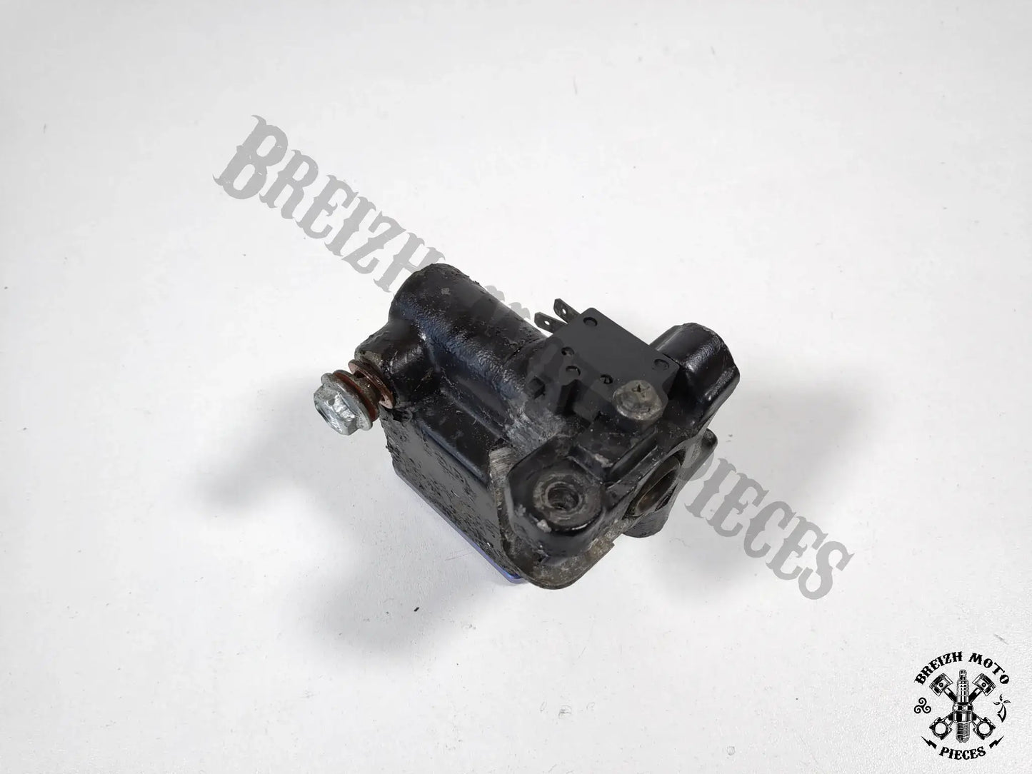 Maitre cylindre de frein avant