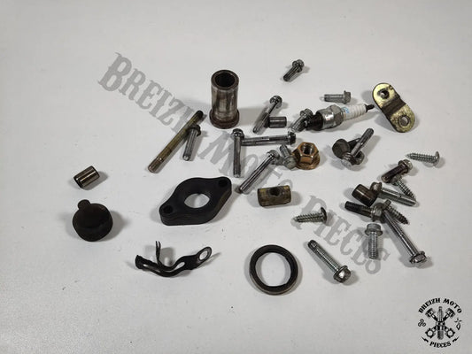 Pack visserie + accessoires moteur