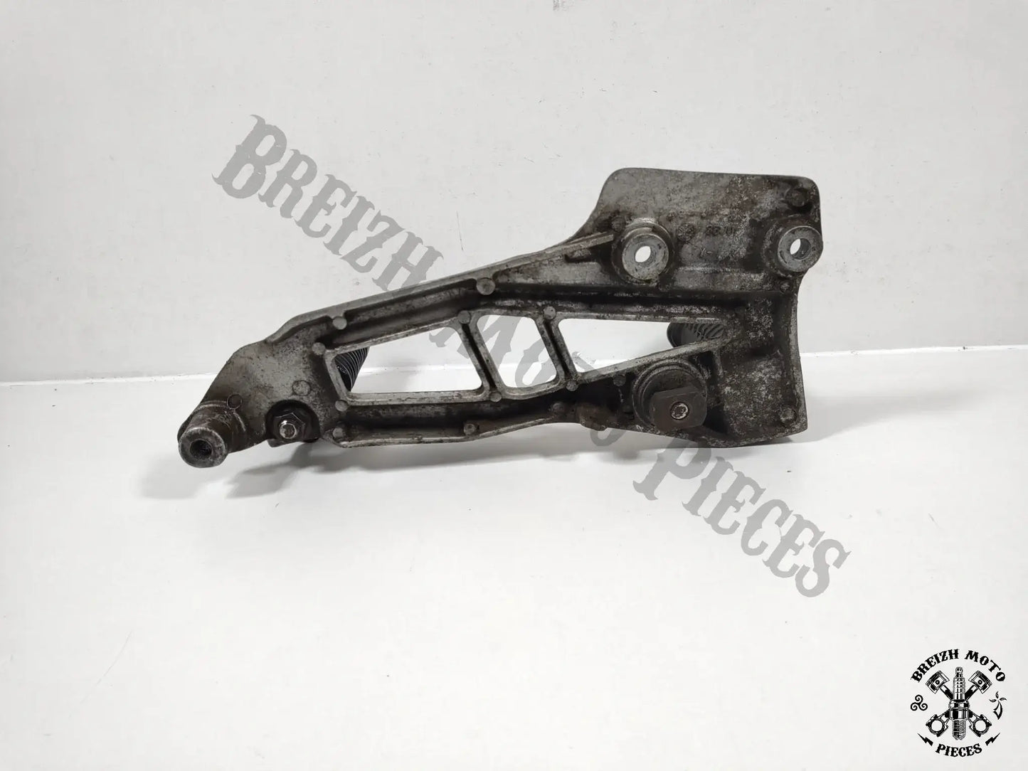 Platine repose-pieds droite