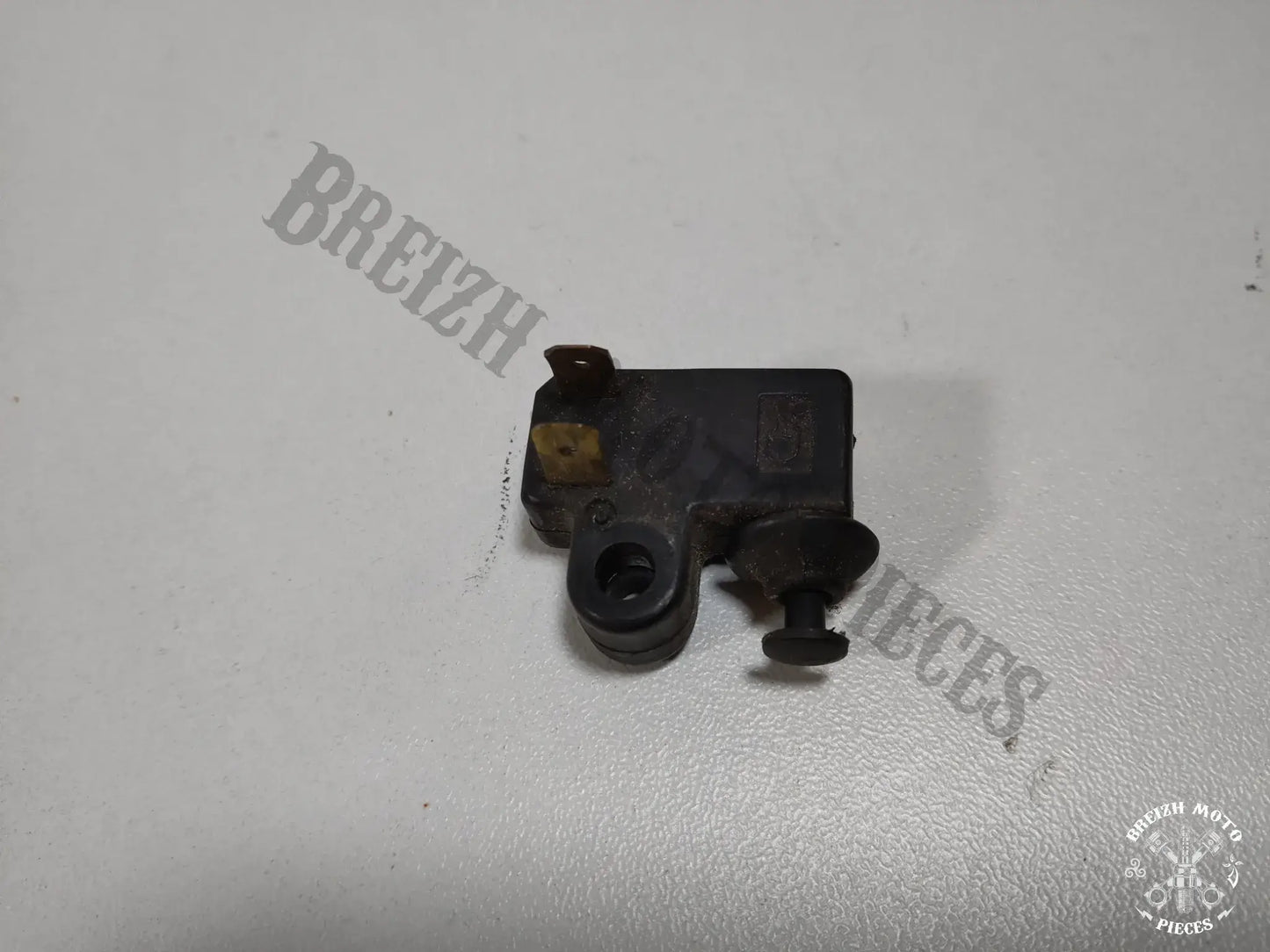 Contacteur de frein avant