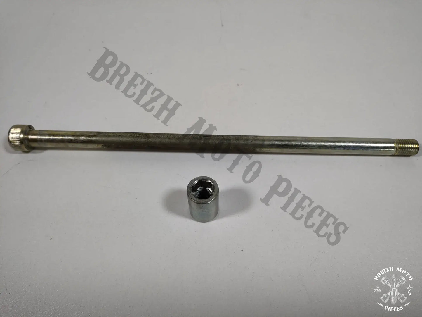 Axe de support moteur