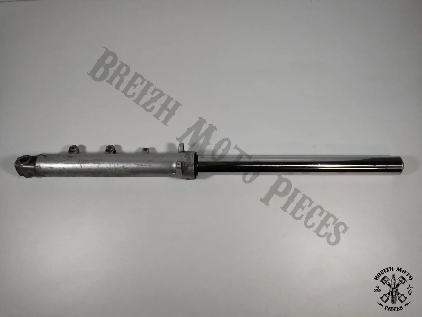 Bras de fourche gauche