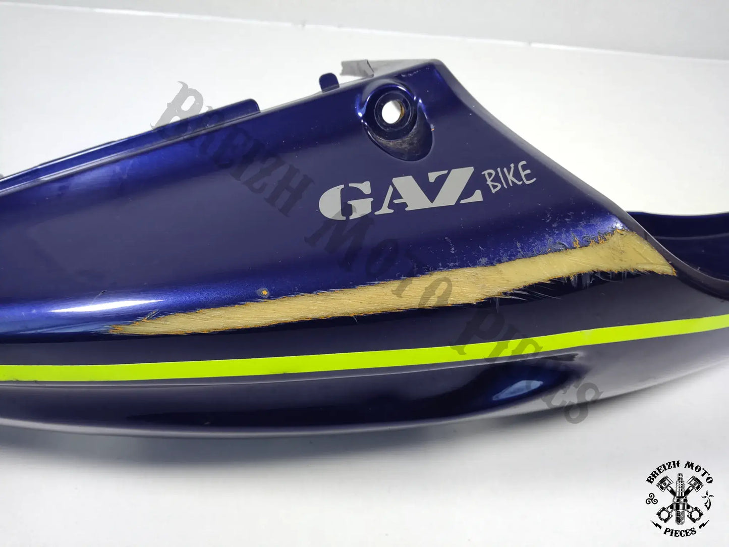 Carénage latéral droit