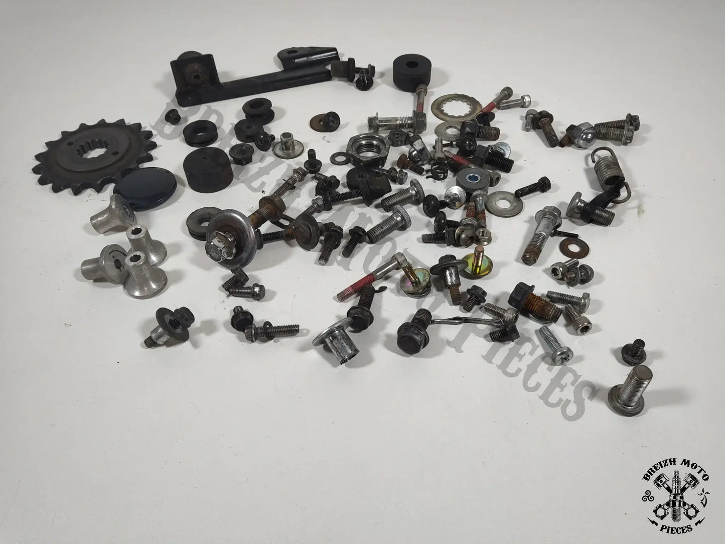 Lot visserie et accessoires