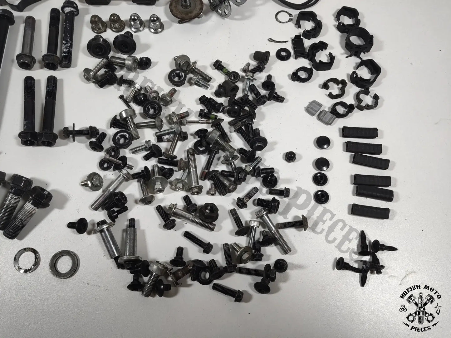 Pack visserie et accessoires