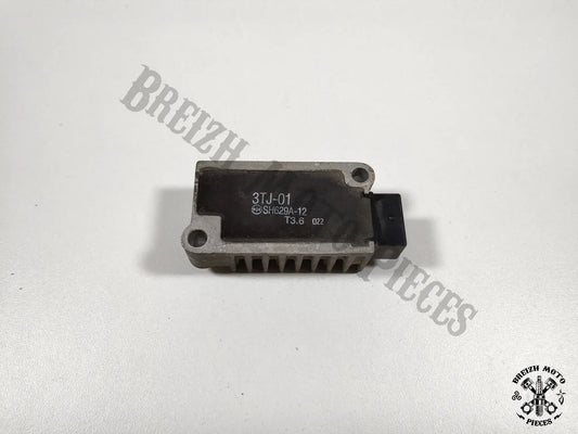 Régulateur de tension