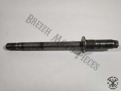 Axe de roue avant