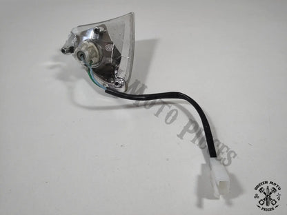 Clignotant avant droit