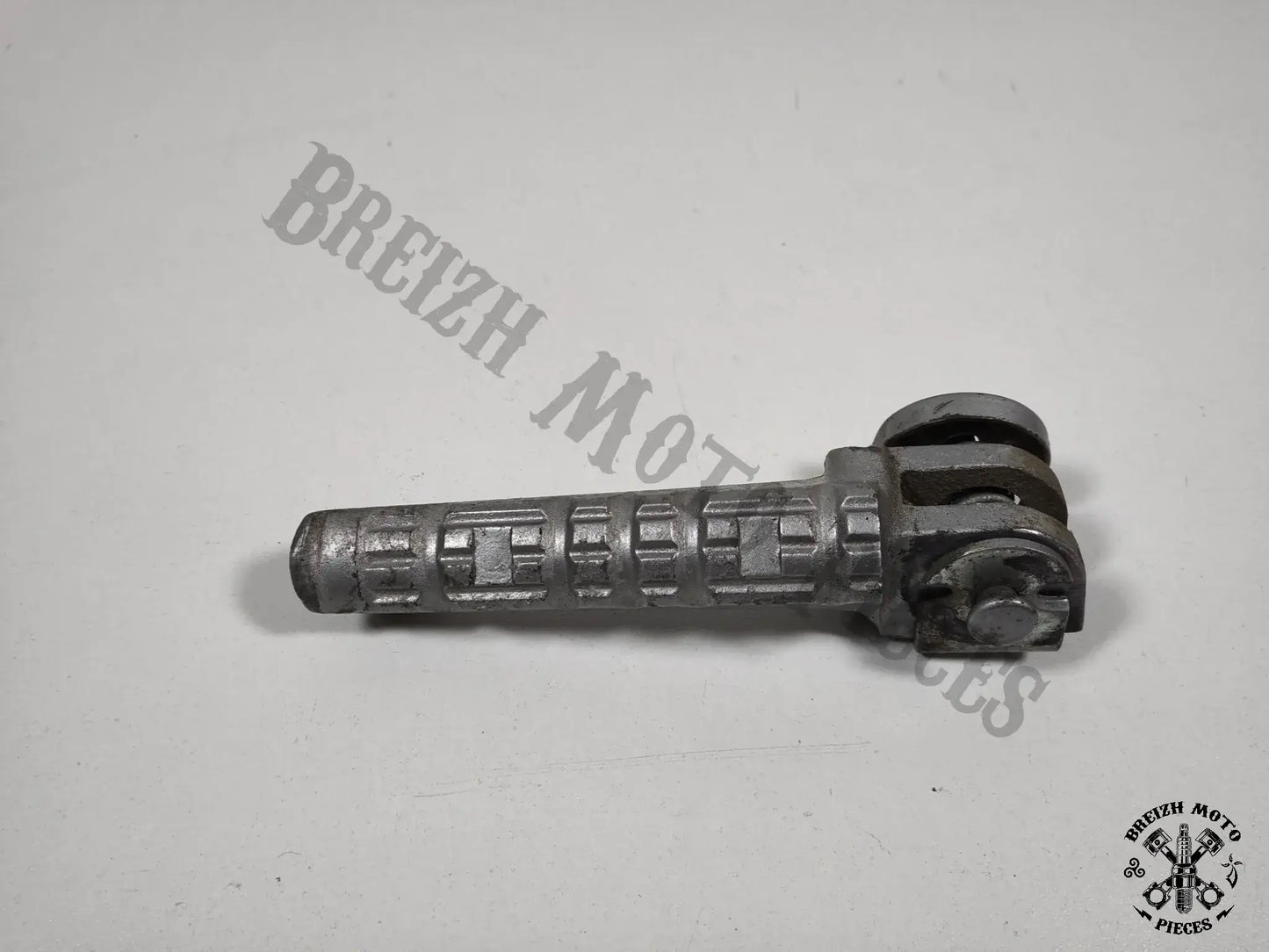 Repose-pied passager droit