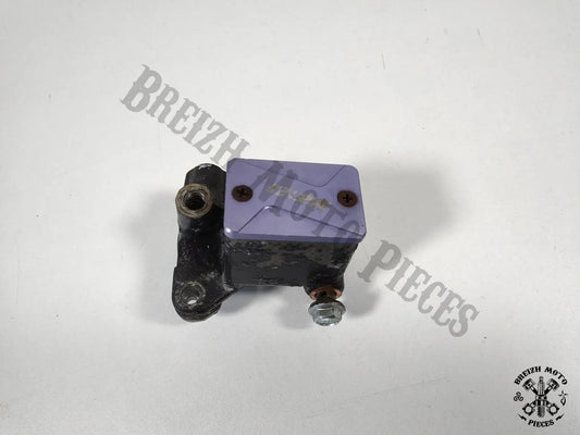 Maitre cylindre de frein avant