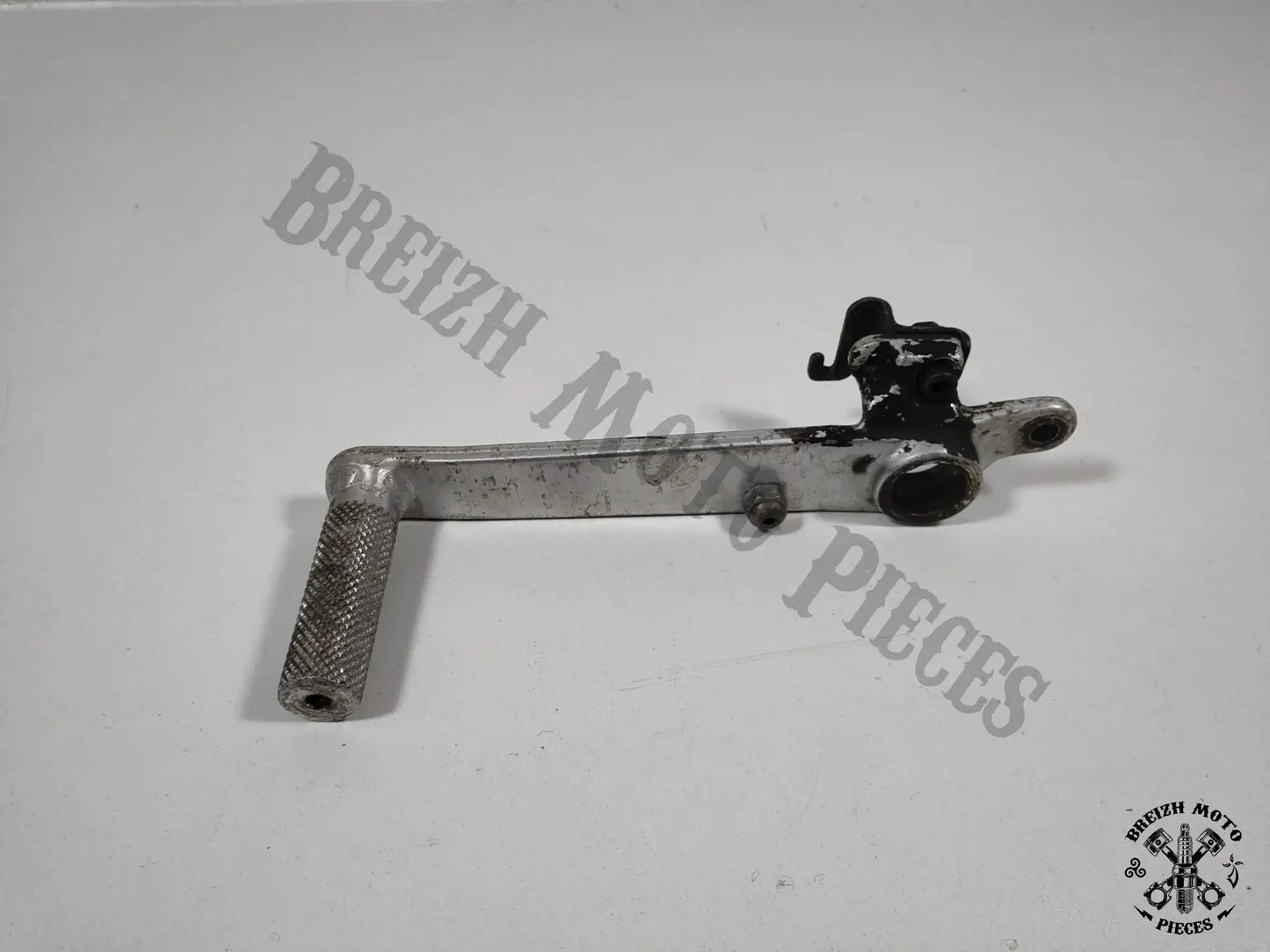 Pédale de frein arrière