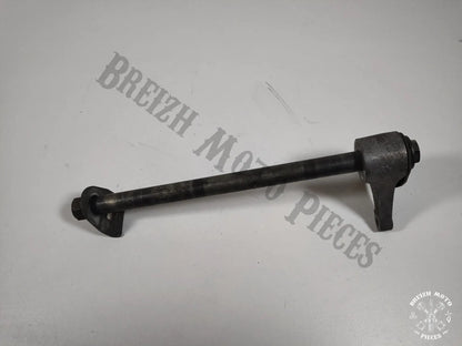 Axe de roue arrière