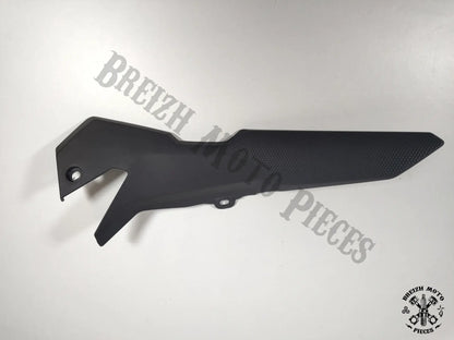 Cache latéral gauche