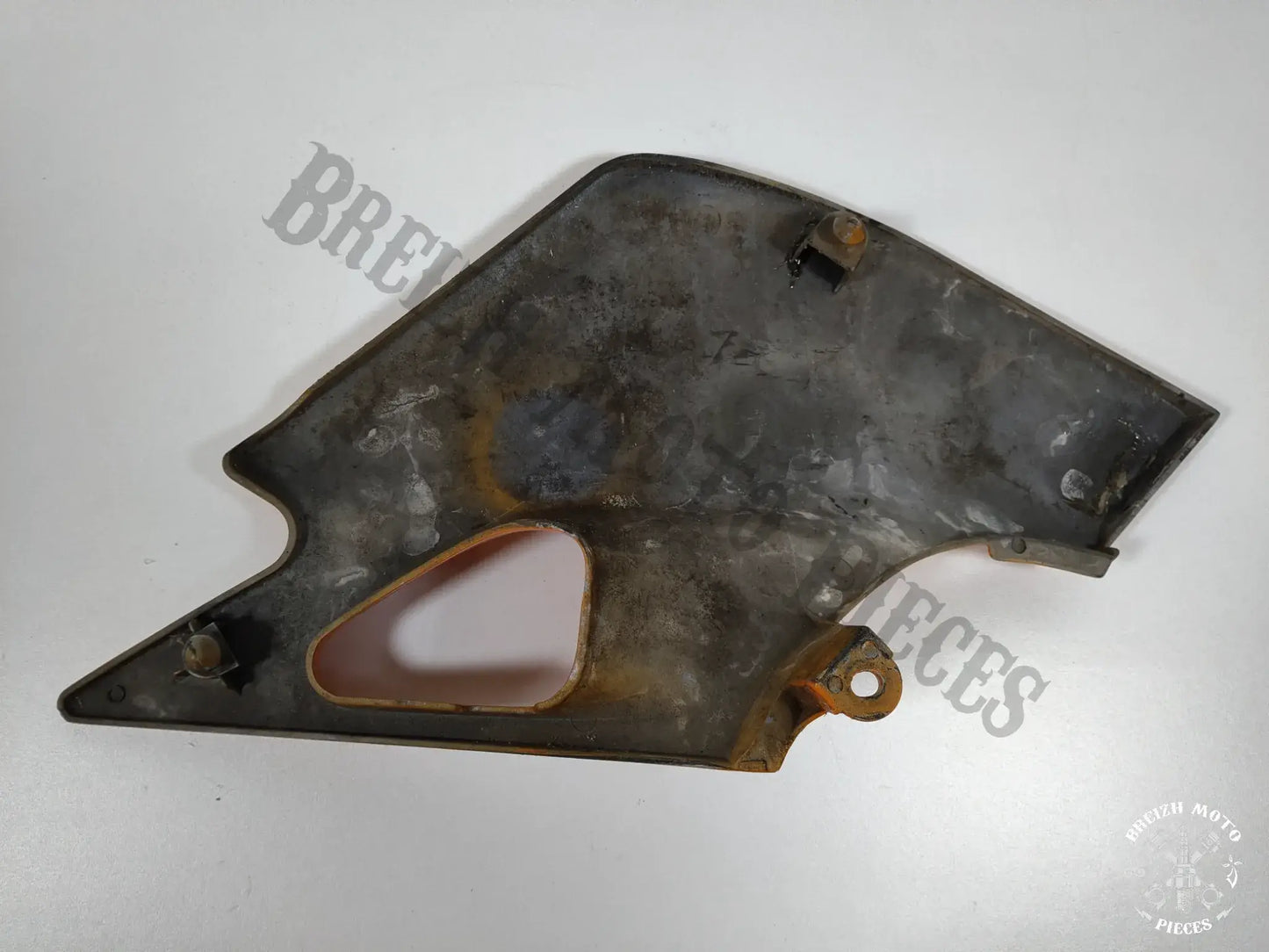 Carénage latéral gauche