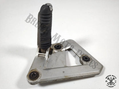 Platine de repose pied gauche