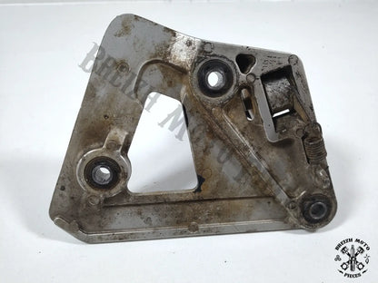 Platine de repose pied gauche