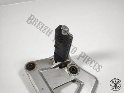 Platine de repose pied gauche