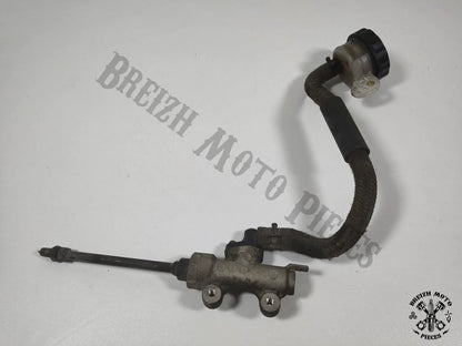 Maitre cylindre de frein arrière