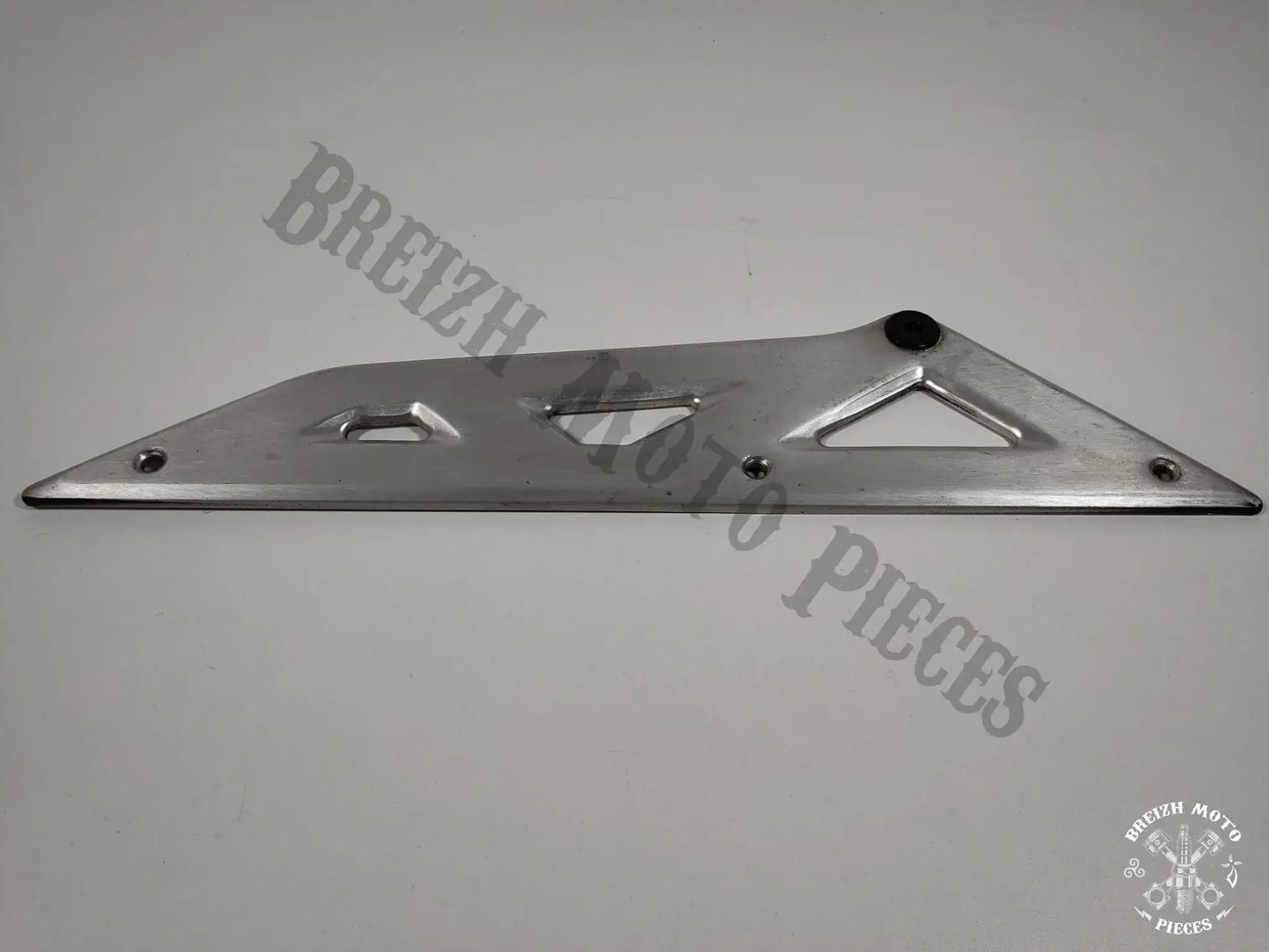 Cache latéral gauche