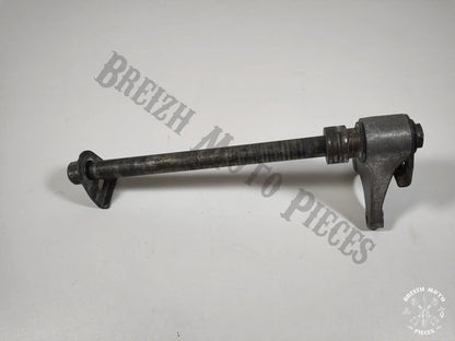 Axe de roue arrière