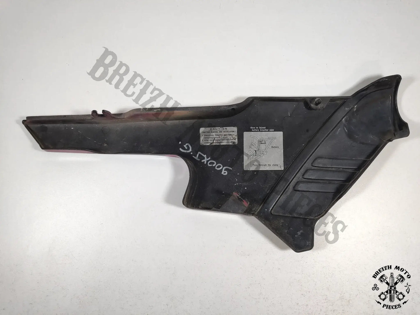 Carénage latéral gauche