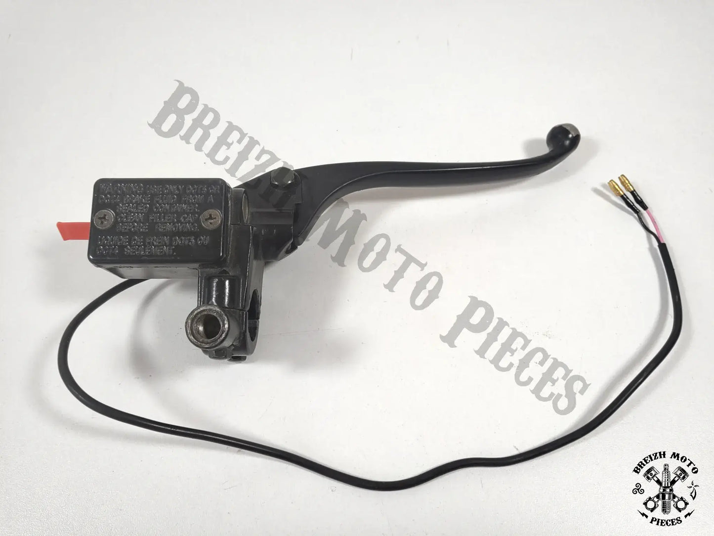 Maitre cylindre frein avant complet