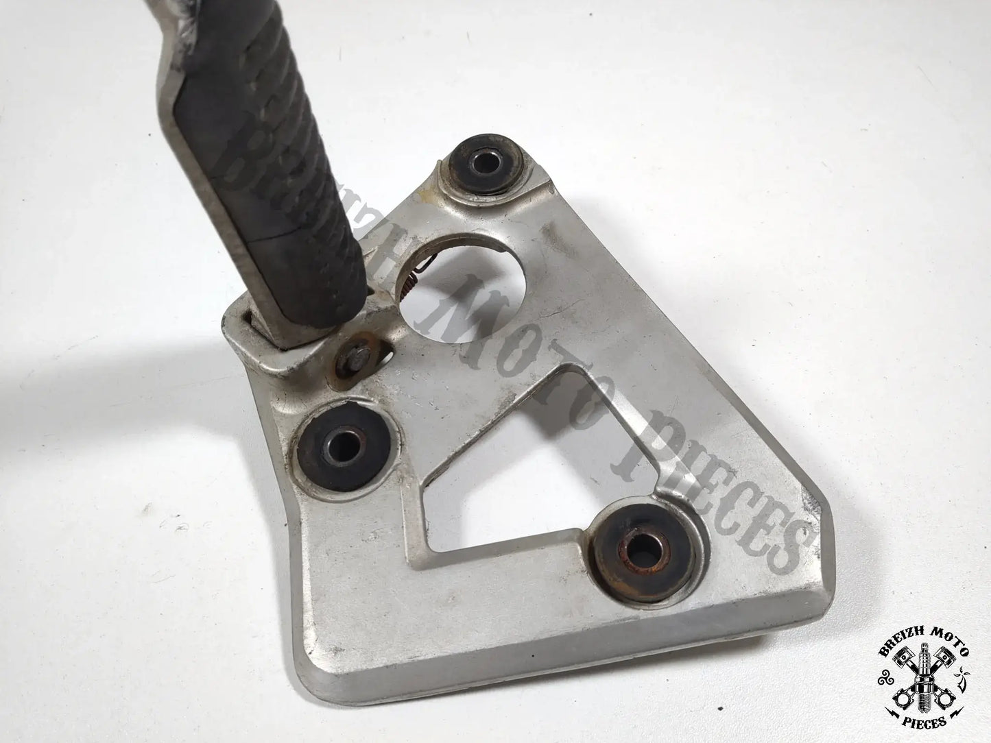 Platine de repose pied droit