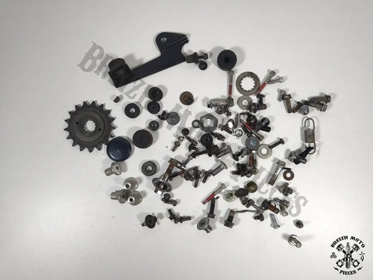 Lot visserie et accessoires