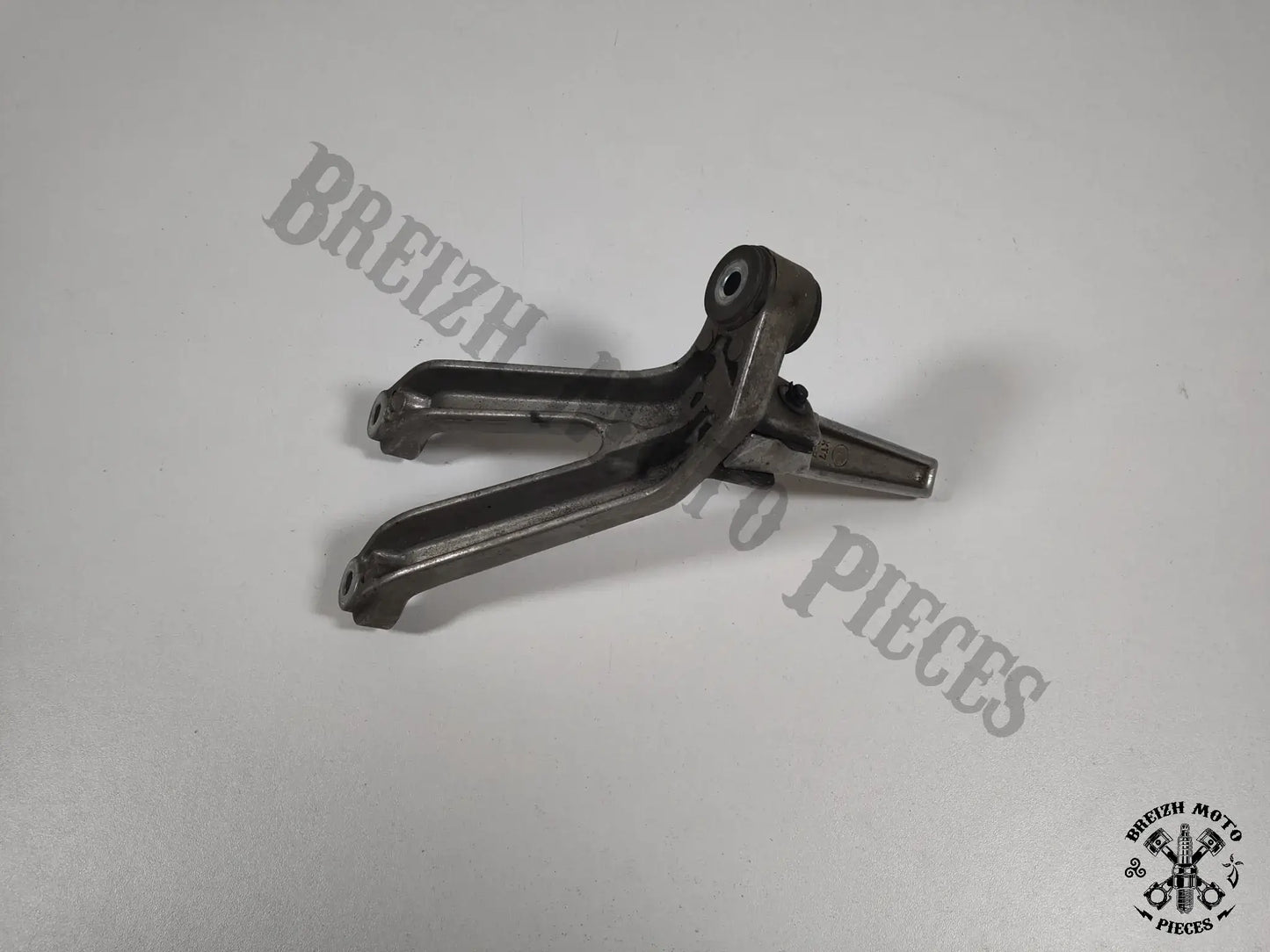 Platine de repose pied droit