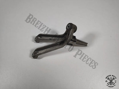 Platine de repose pied droit
