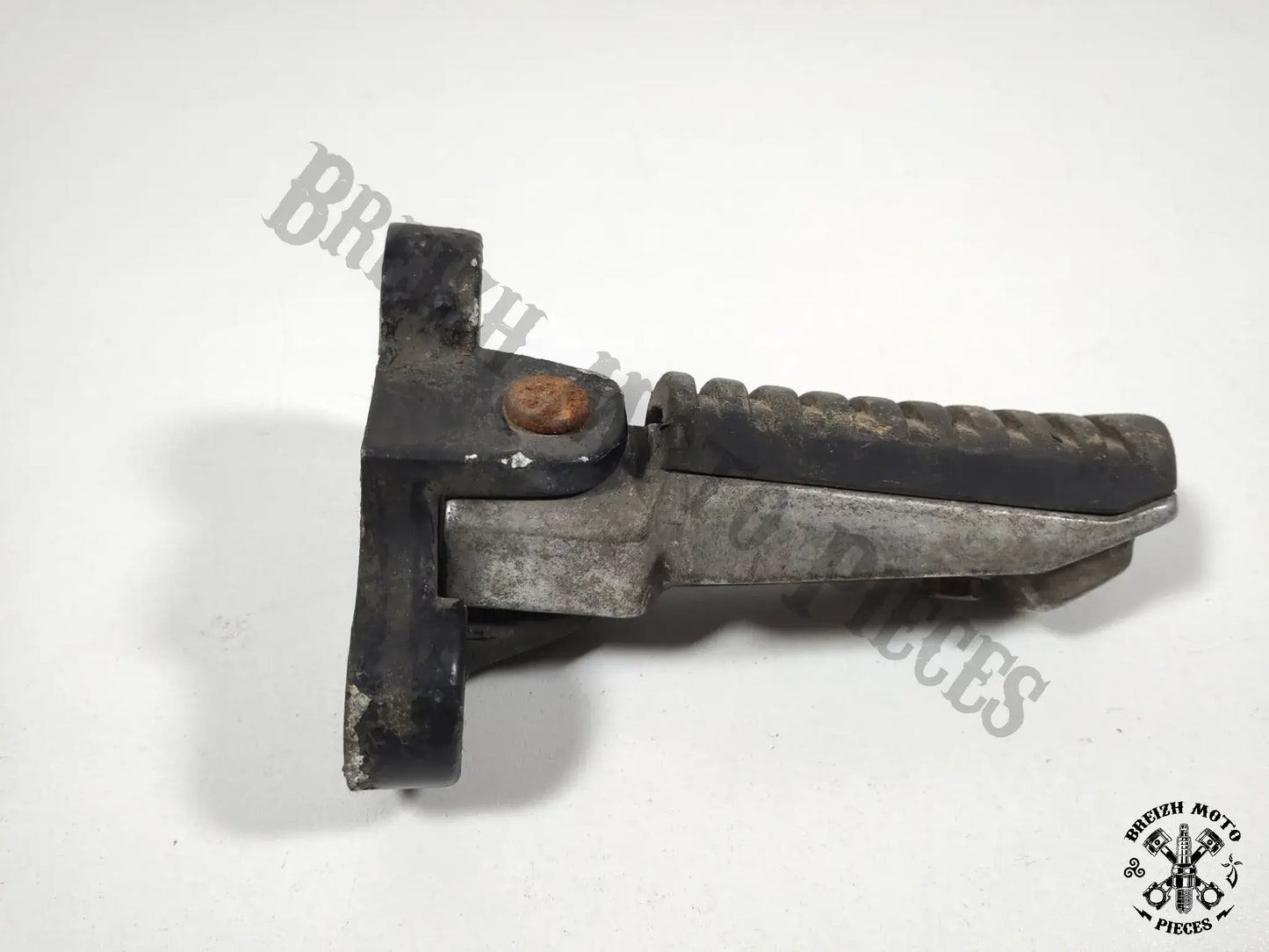 Platine repose-pied gauche