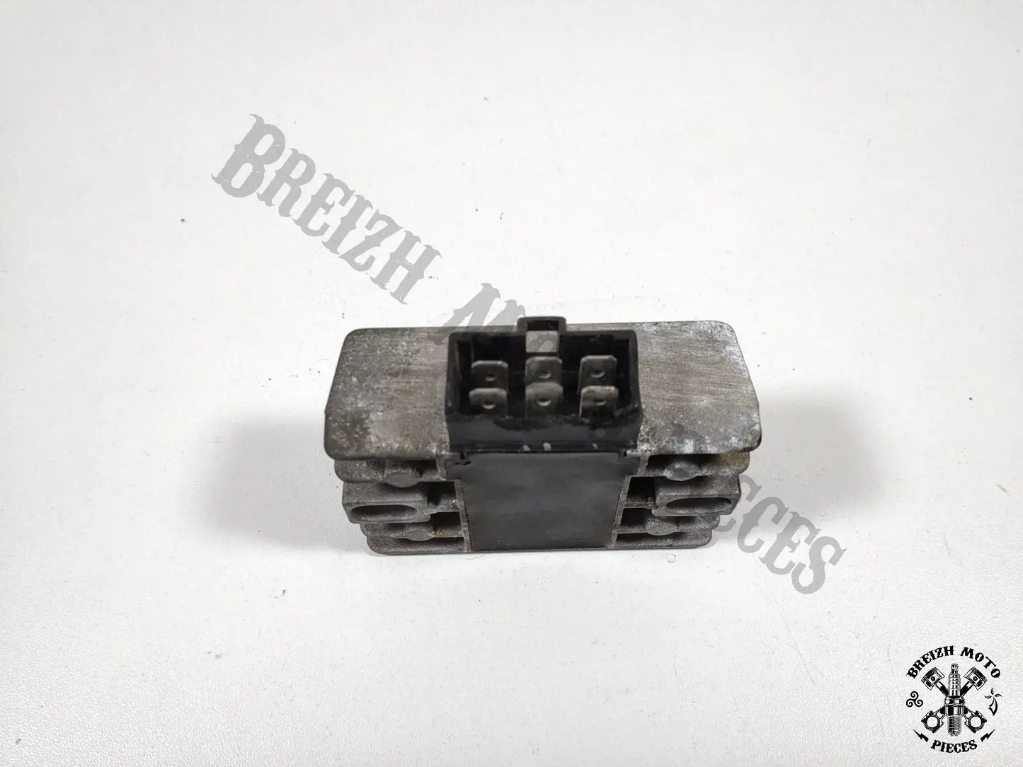 Régulateur de tension