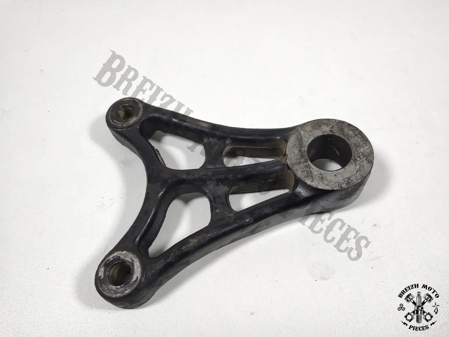 Support d'étrier de frein arrière