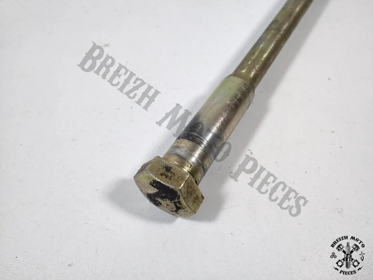 Axe de bras oscillant